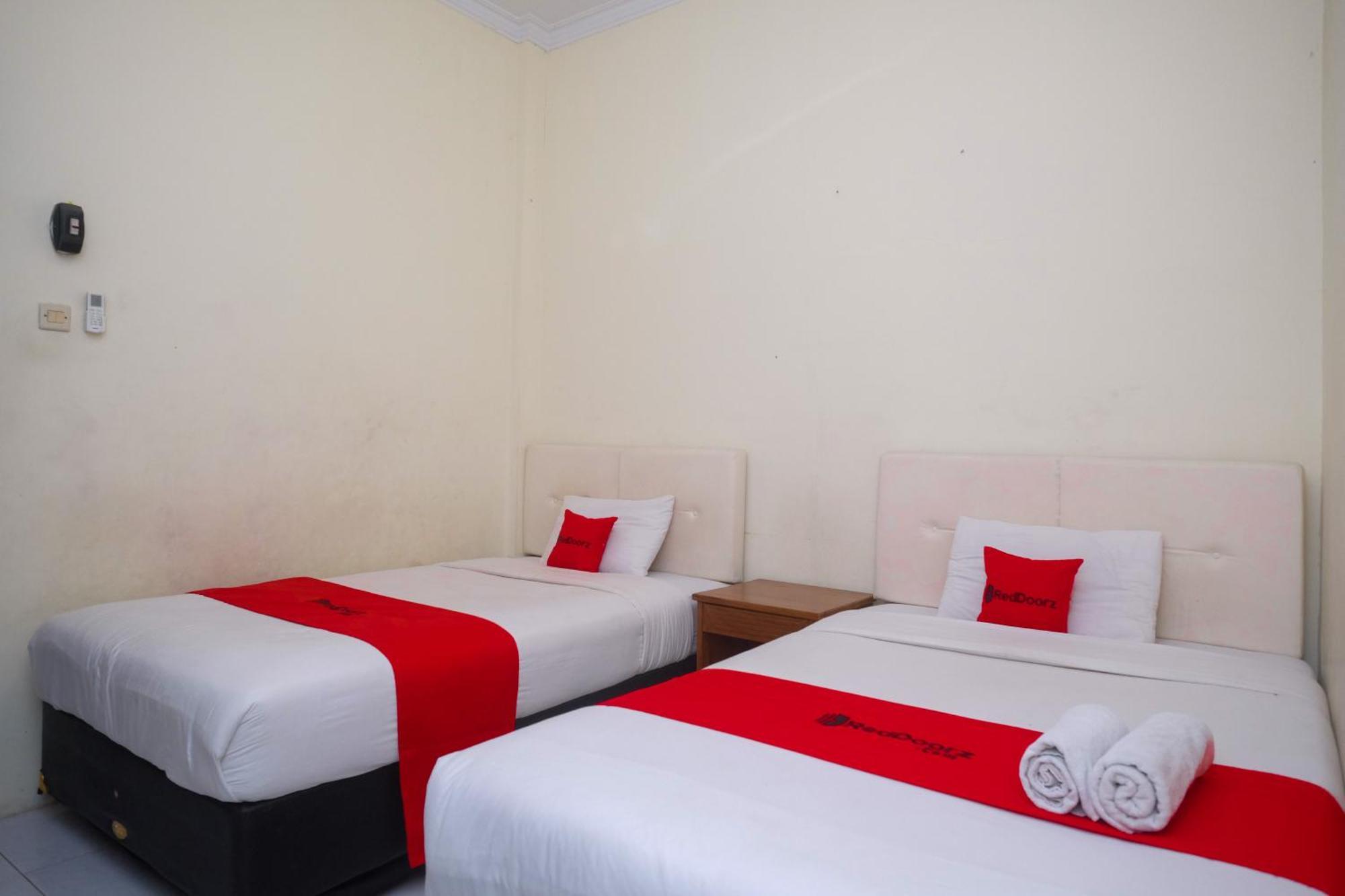 Reddoorz Syariah Near Pakuwon Mall Jogja Kejayan Exterior photo