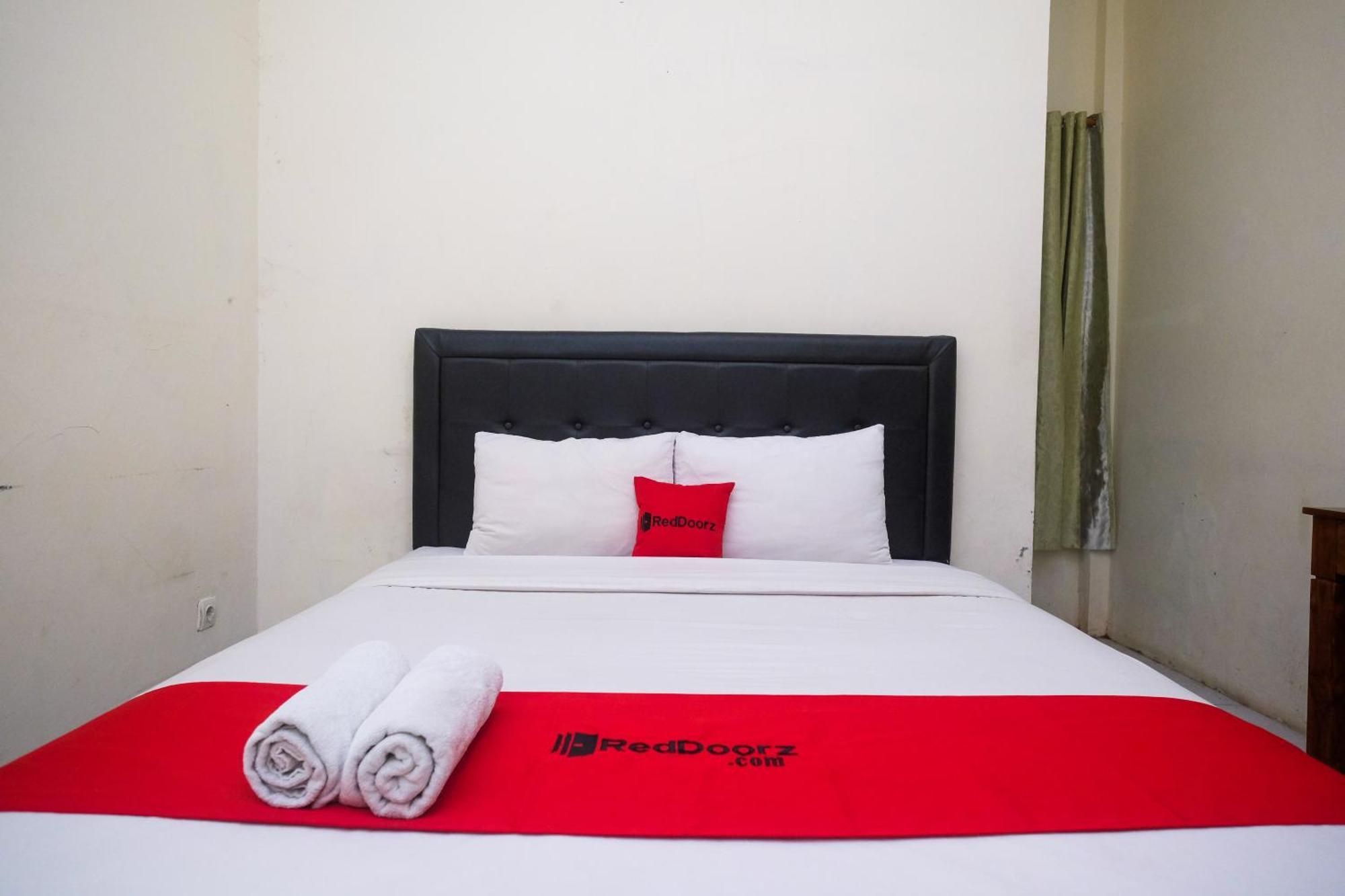 Reddoorz Syariah Near Pakuwon Mall Jogja Kejayan Exterior photo
