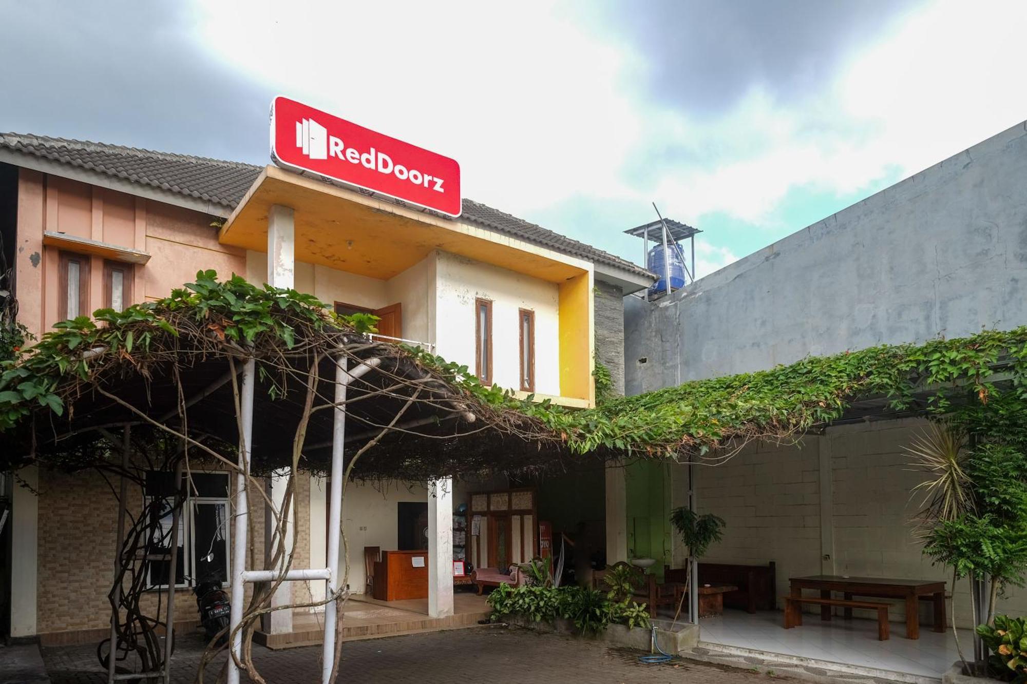 Reddoorz Syariah Near Pakuwon Mall Jogja Kejayan Exterior photo